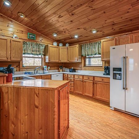 Bryson City Cabin With Hot Tub, Views And Pool Table! Екстер'єр фото
