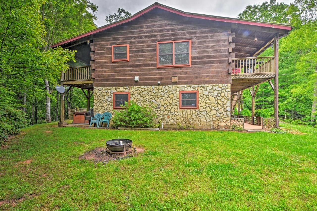 Bryson City Cabin With Hot Tub, Views And Pool Table! Екстер'єр фото