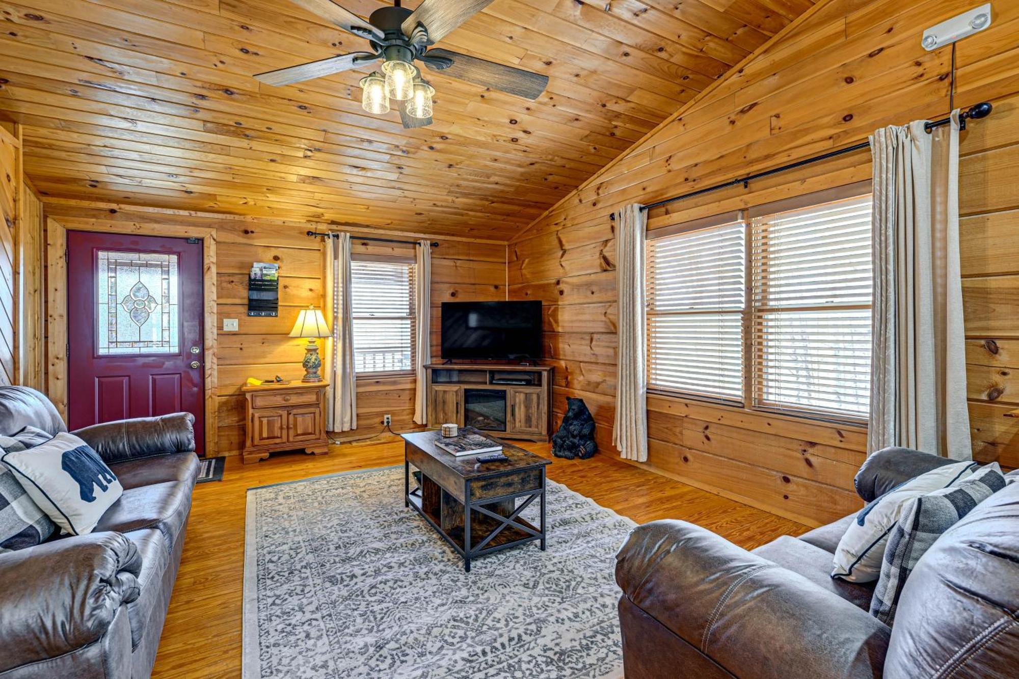 Bryson City Cabin With Hot Tub, Views And Pool Table! Екстер'єр фото