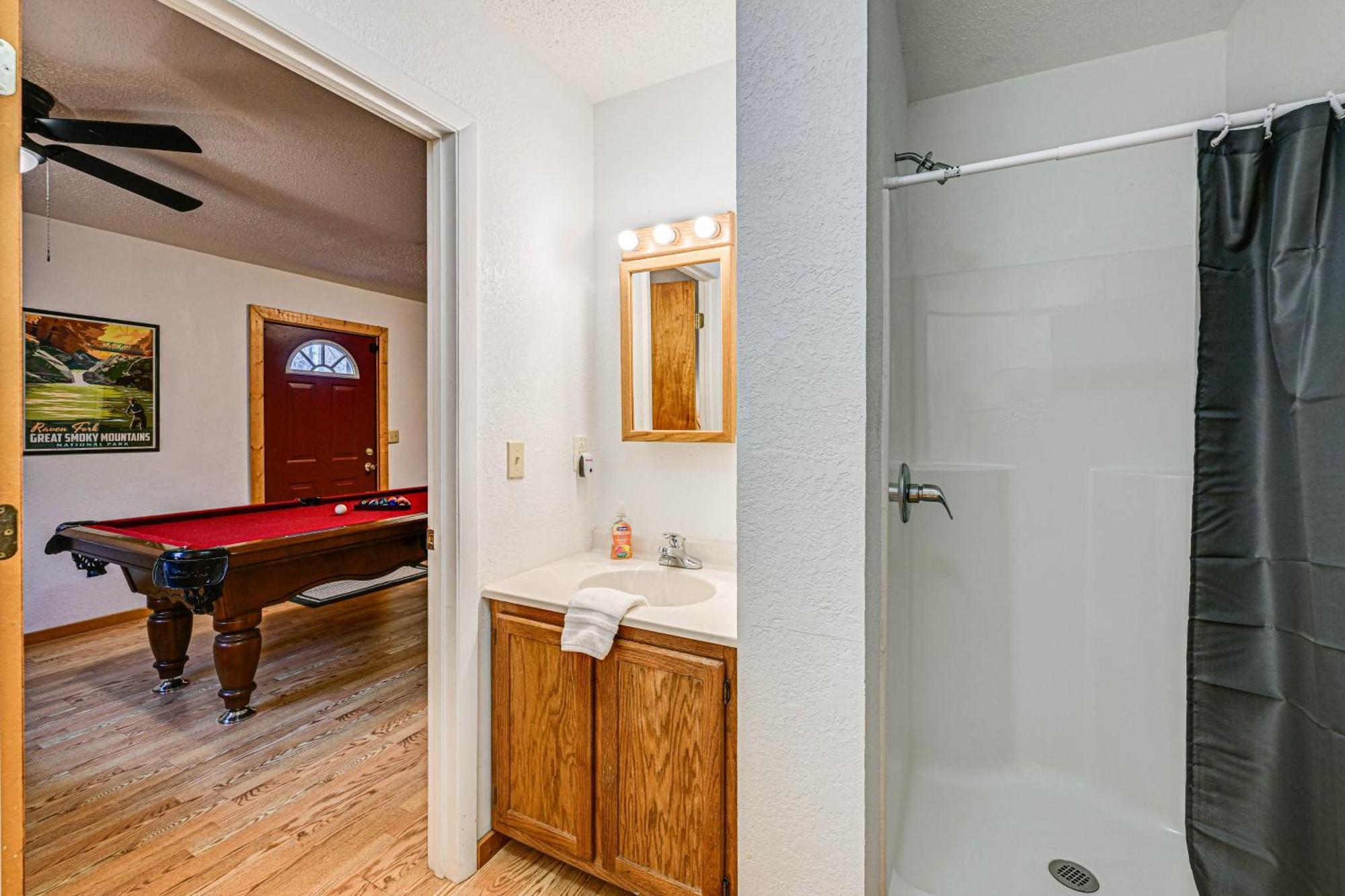 Bryson City Cabin With Hot Tub, Views And Pool Table! Екстер'єр фото