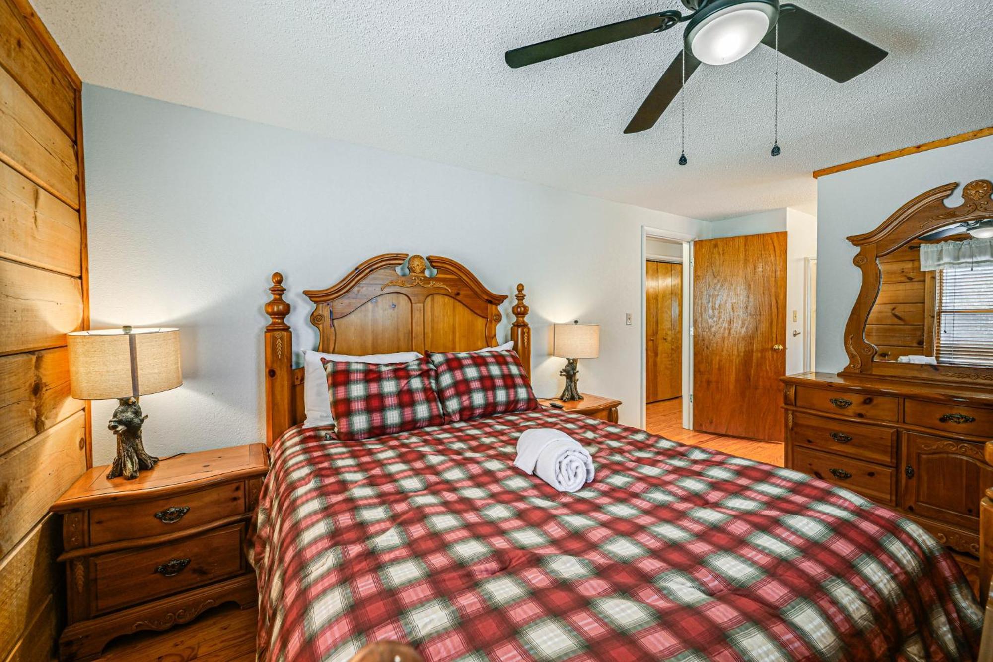 Bryson City Cabin With Hot Tub, Views And Pool Table! Екстер'єр фото