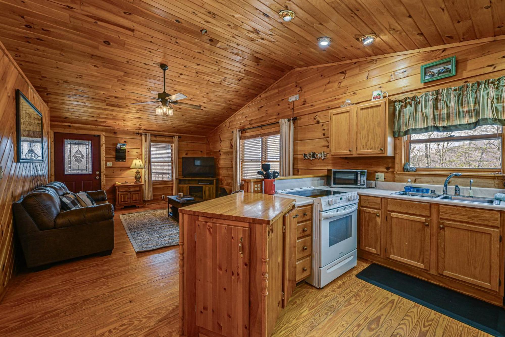 Bryson City Cabin With Hot Tub, Views And Pool Table! Екстер'єр фото