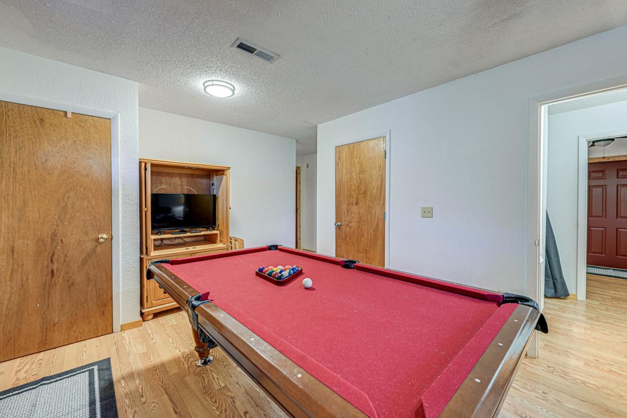 Bryson City Cabin With Hot Tub, Views And Pool Table! Екстер'єр фото