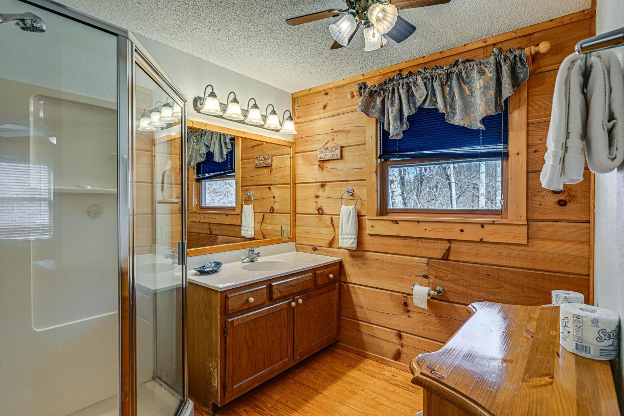 Bryson City Cabin With Hot Tub, Views And Pool Table! Екстер'єр фото