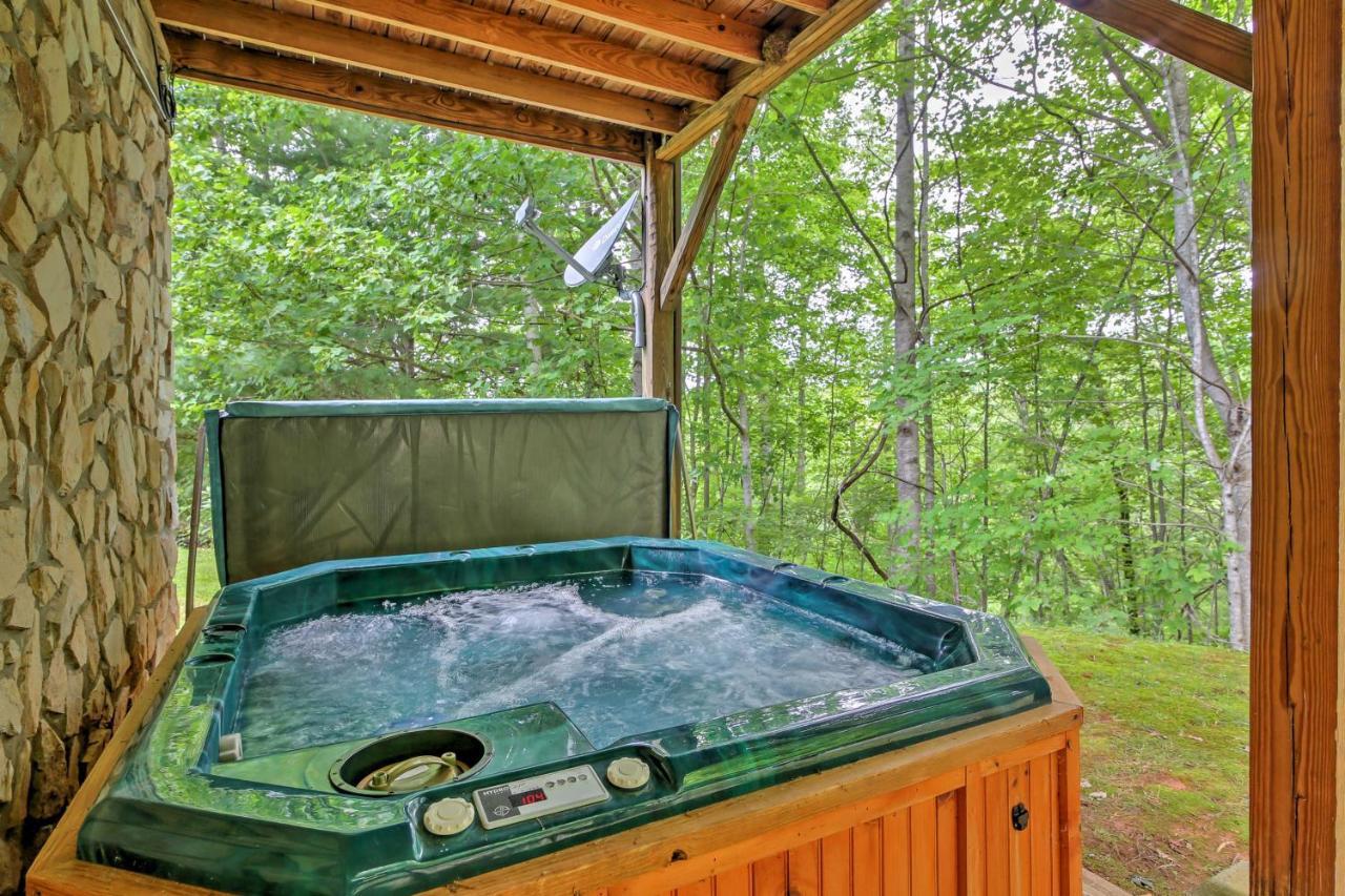 Bryson City Cabin With Hot Tub, Views And Pool Table! Екстер'єр фото