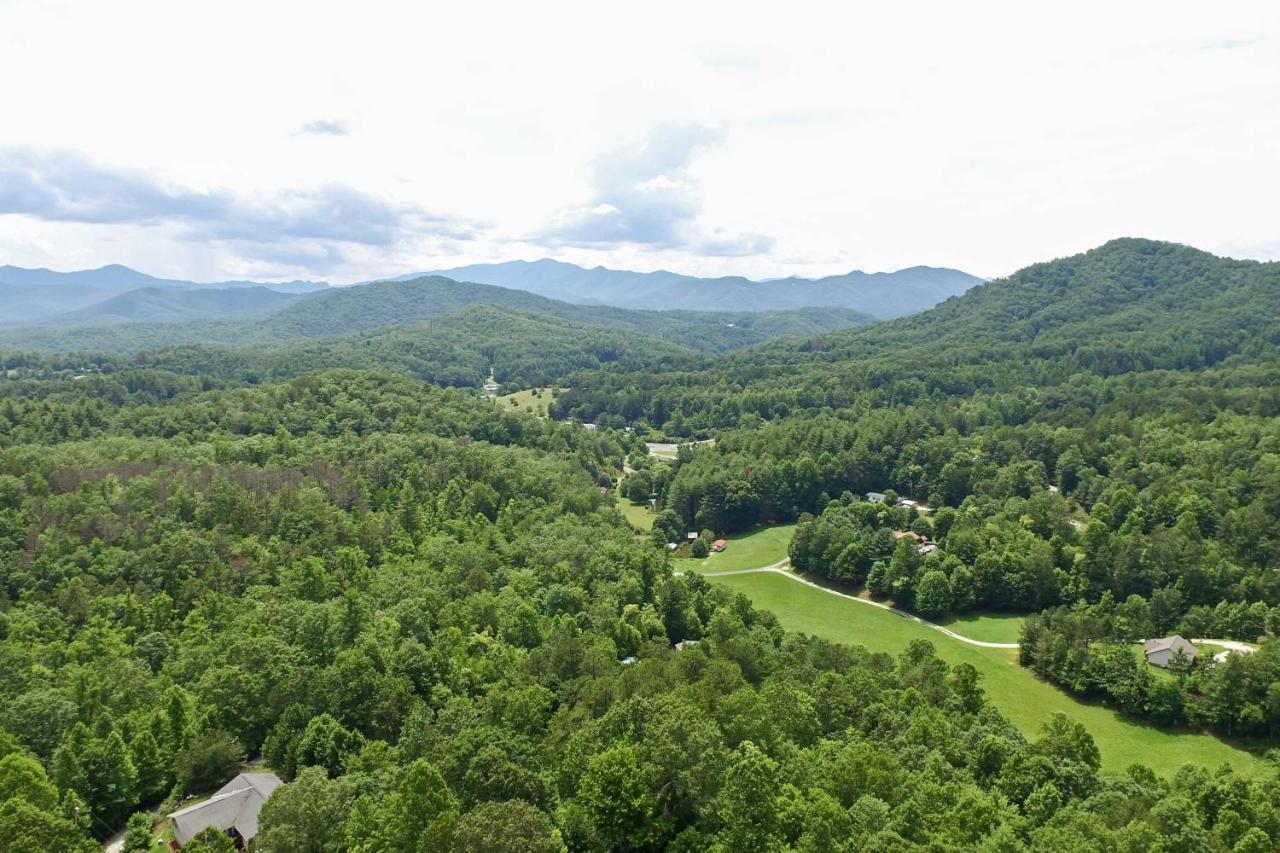 Bryson City Cabin With Hot Tub, Views And Pool Table! Екстер'єр фото